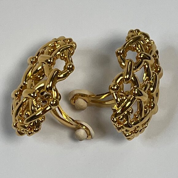 Vintage Gold-Tone Woven Clip-On Earrings Oval Design Womens Jewelry - Picture 4 of 5